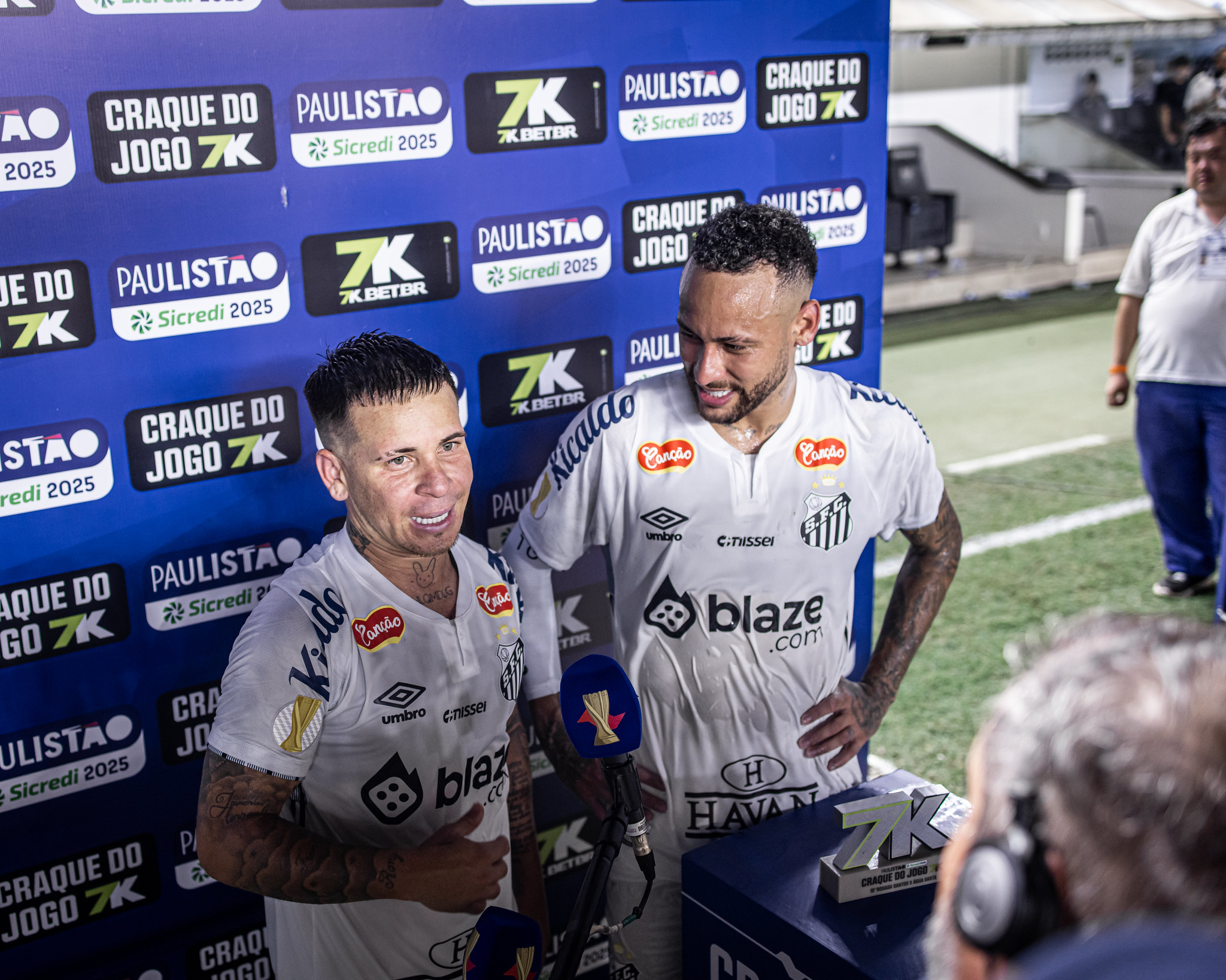 Neymar bromeó sobre la estatura de Yeferson Soteldo: 