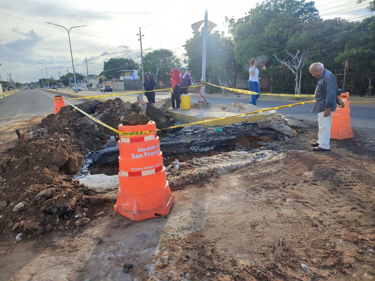 Alcaldía de San Francisco repara socavamiento en la avenida 5