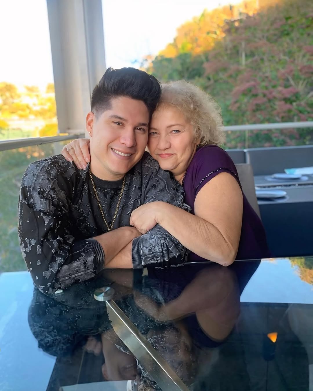 Chyno Miranda se reencuentra con su madre tras años de separación