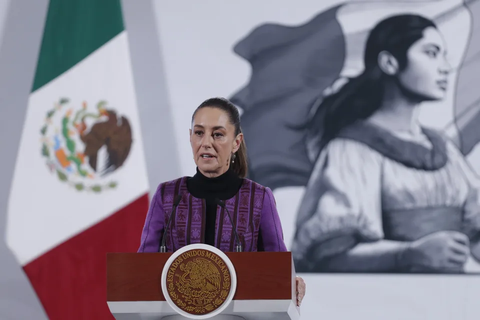 Presidenta de México anuncia reformas contra 