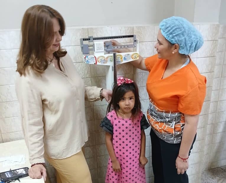 Hogar Clínica San Rafael llevó salud y esperanza a niños beneficiarios de la Olla Hospitalaria