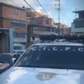 Una mujer fue asesinada a balazos frente a su esposo en Petare: Señalan a los de la banda de Wilexis