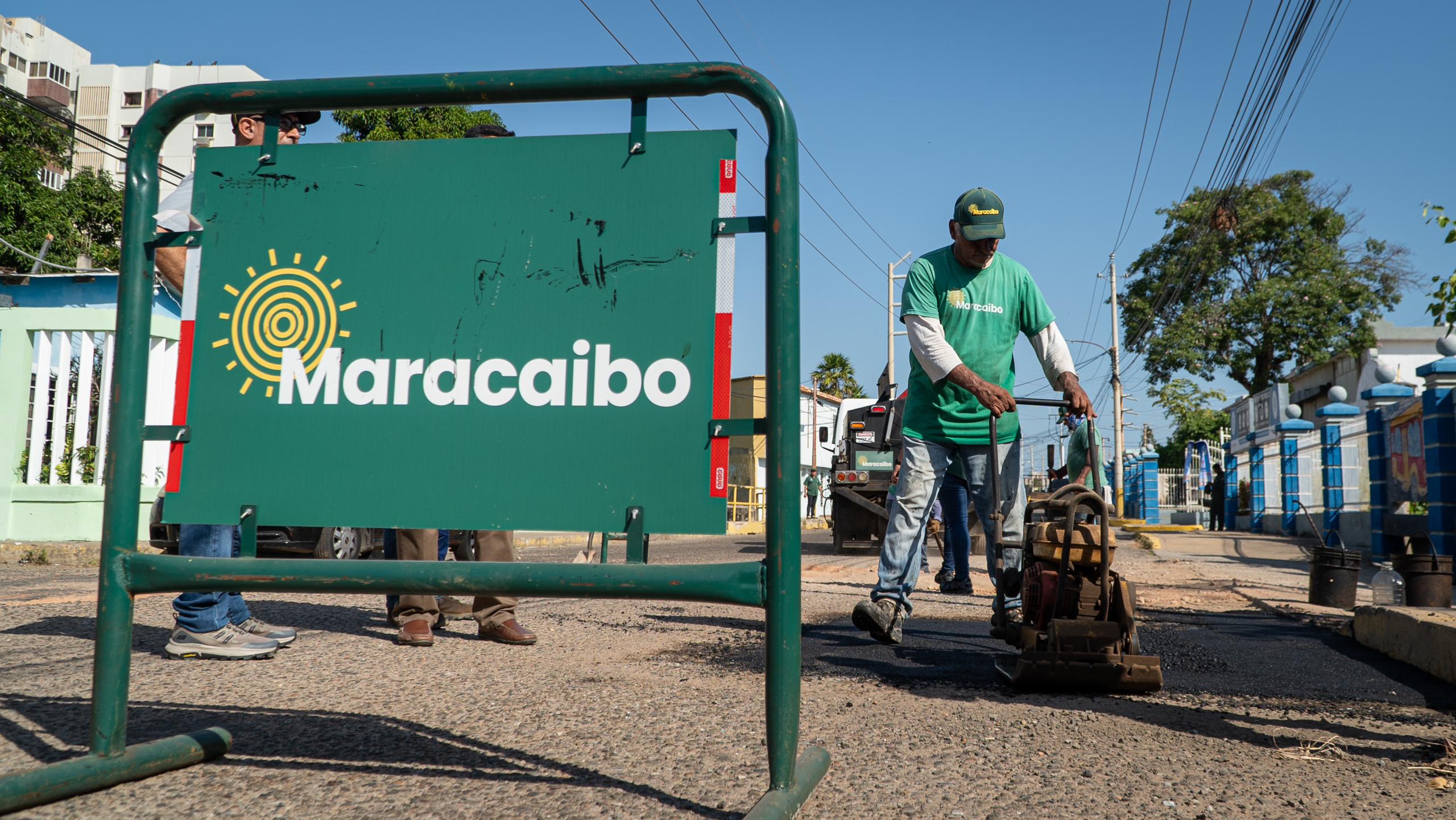 Alcaldía de Maracaibo arranca ‘Plan Rápido de Bacheo 2025’ en la avenida 14B de la parroquia Olegario Villalobos