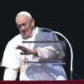 Papa Francisco sigue estable, informó el Vaticano