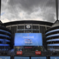 El Etihad Stadium se prepara para el playoffs de Champions entre Real Madrid y Manchester City