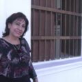 La señora Iris Flores requiere de tu ayuda