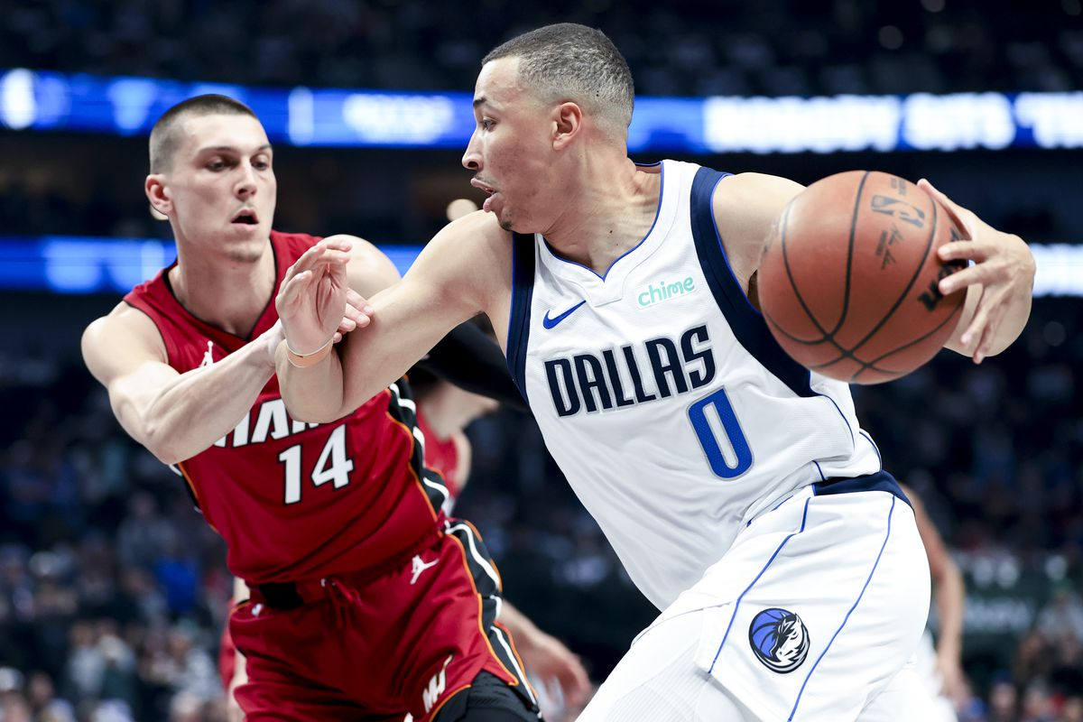 Dallas Mavericks superan a Miami Heat en un emocionante 118-113