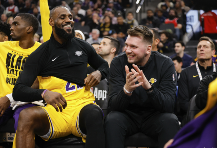 Lakers celebró llegada de Doncic con aplastante victoria sobre Clippers