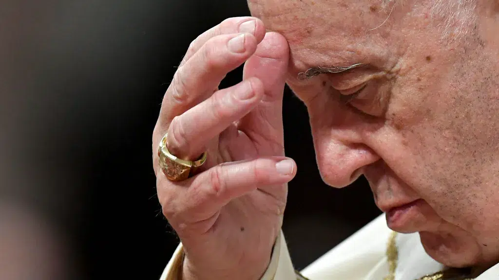 El papa Francisco pasó la noche tranquilo y continúa su tratamiento para la neumonía bilateral que le fue diagnosticada: Informó El Vaticano