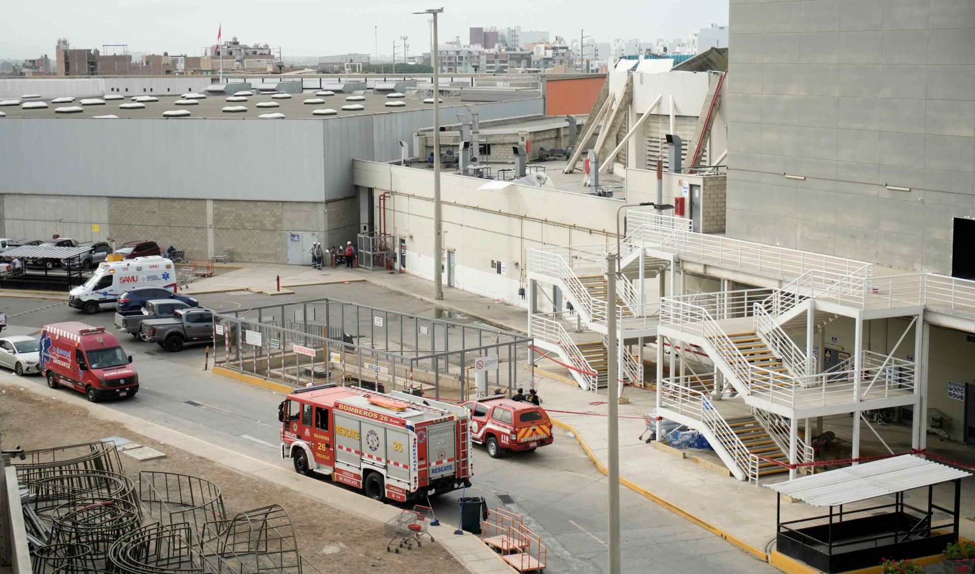 Concluyen labores de búsqueda entre escombros tras desplome del techo en centro comercial de Perú: Corrigen la cifra de muertos a seis