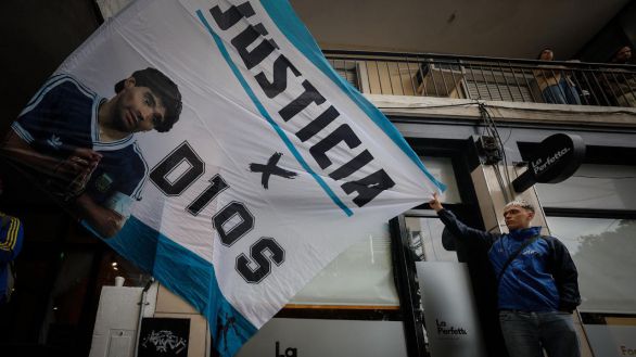 Tres policías declararán en el juicio por la muerte de Maradona