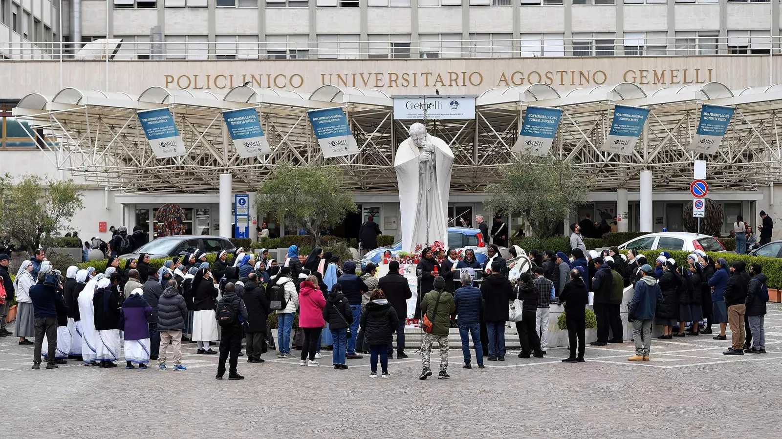 El papa sigue atento a los últimos acontecimientos en el mundo y la Iglesia: No han emitido parte médico este domingo 9-Mar