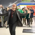 Un tributo a U2 desata la locura en el Metro de Madrid