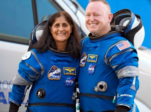 Astronautas de la NASA varados emprenden viaje de regreso a la Tierra tras nueve meses en el espacio