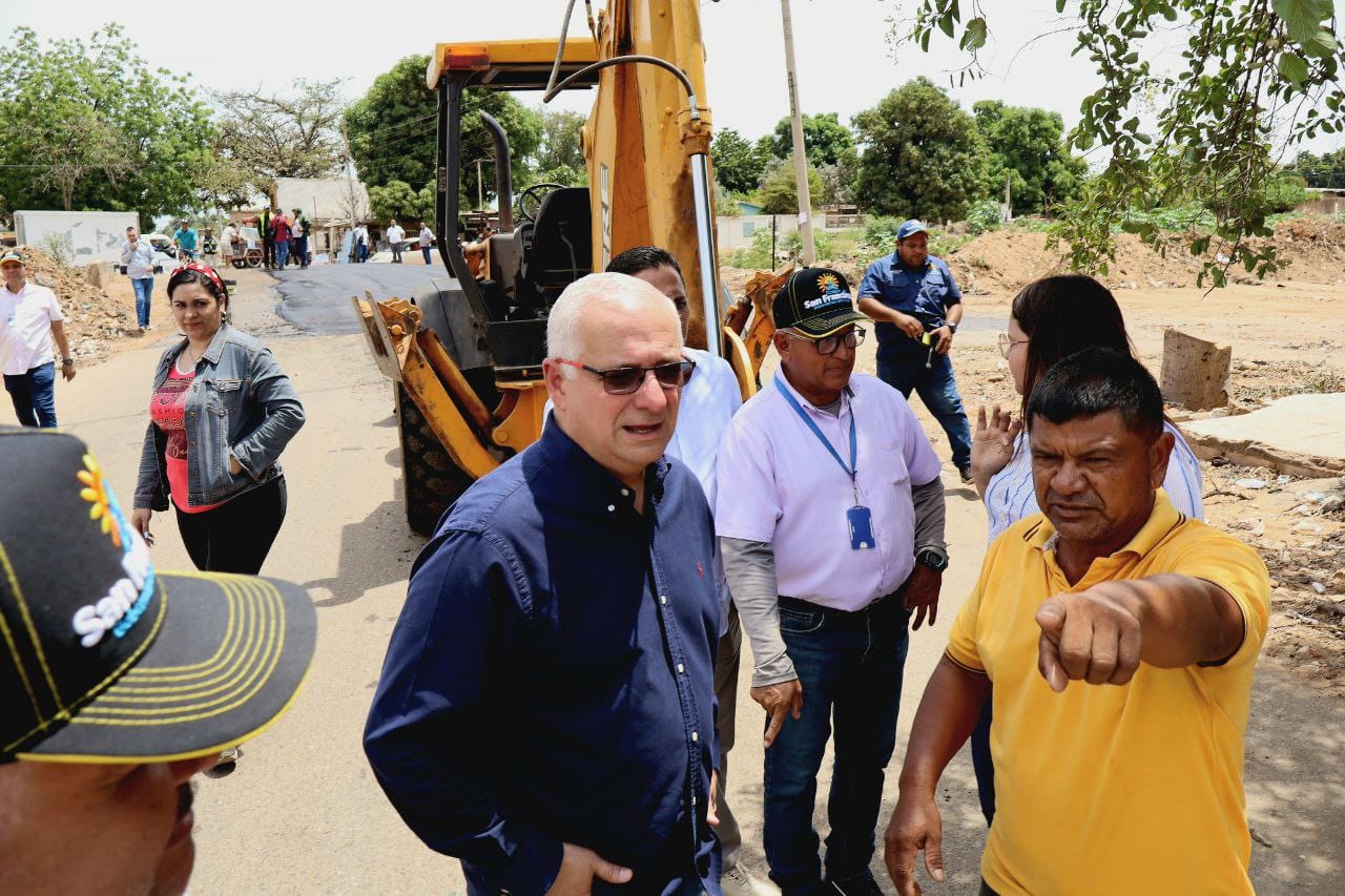 San Francisco avanzó en el plan de reasfaltado y bacheo en la parroquia Domitila Flores