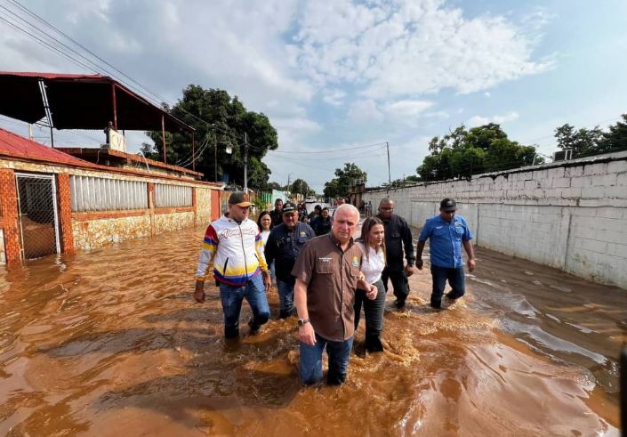 “Estamos preparados para la temporada de lluvias con la implementación del Plan Paraguas”: Alcalde Gustavo Fernández