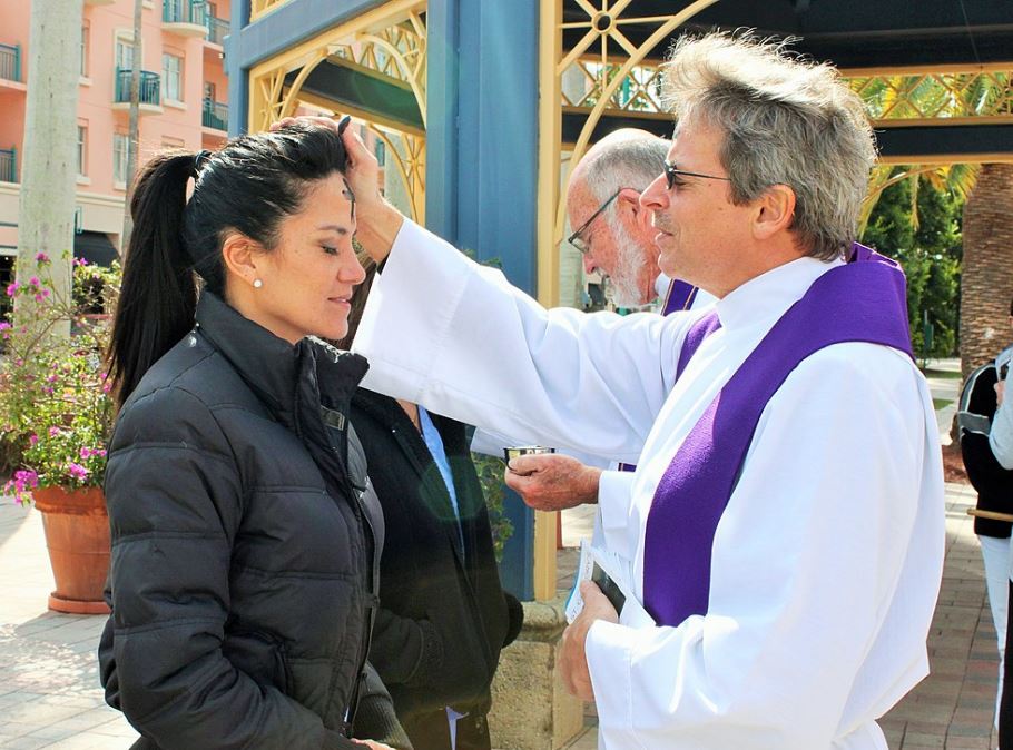 Al iniciarse la Cuaresma la iglesia invita a la feligresía a 