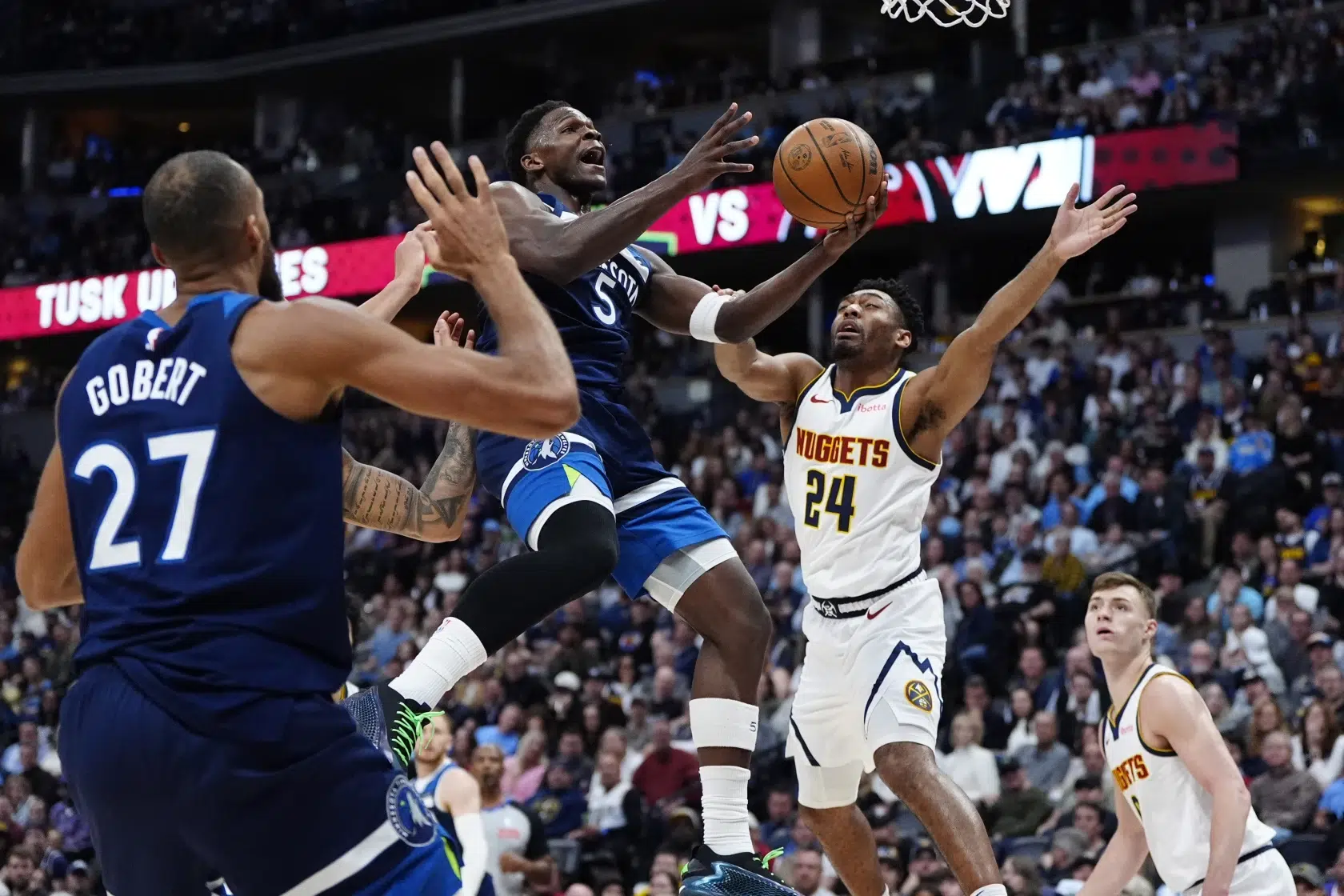 Timberwolves vence a Nuggets con un gran Anthony Edwards