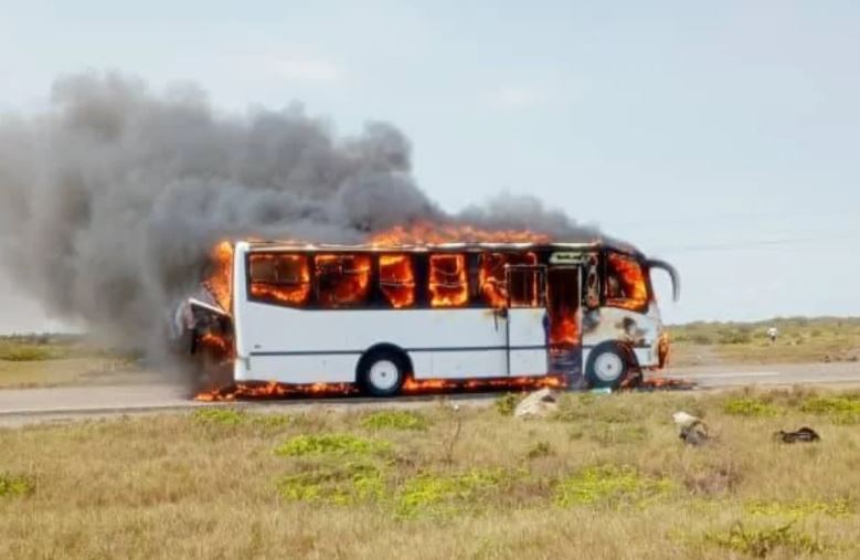 Se incendió autobús en la carretera Coro-Punto Fijo